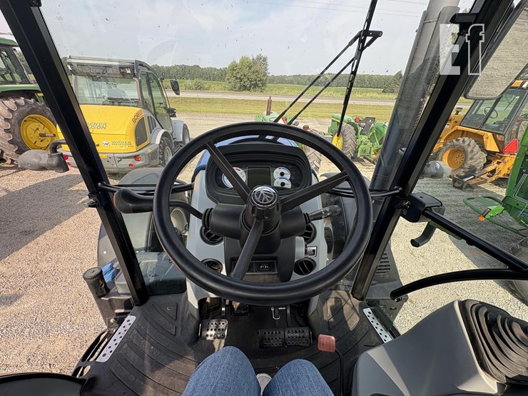 2016-new-holland-ts6.120-image-15
