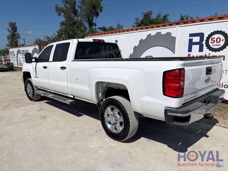 2015-chevrolet-silverado-2500-image-4