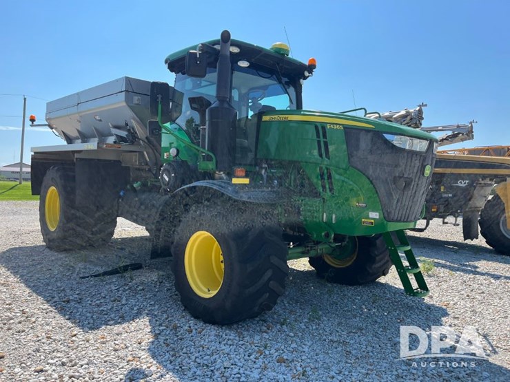 2019-john-deere-f4365-image-5