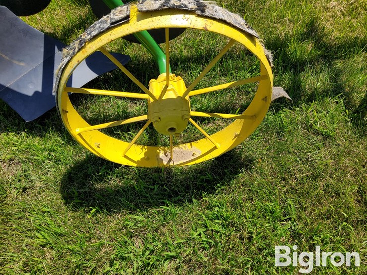 john-deere-52-image-13