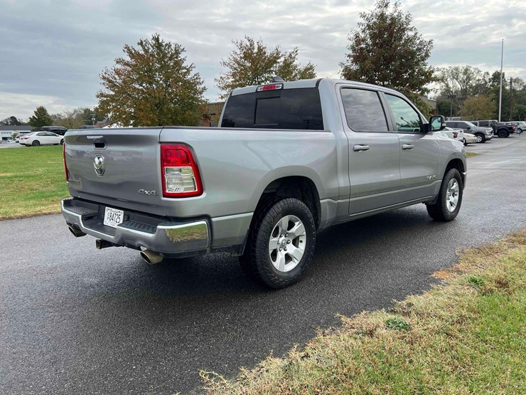 2021-ram-1500-big-horn-image-6