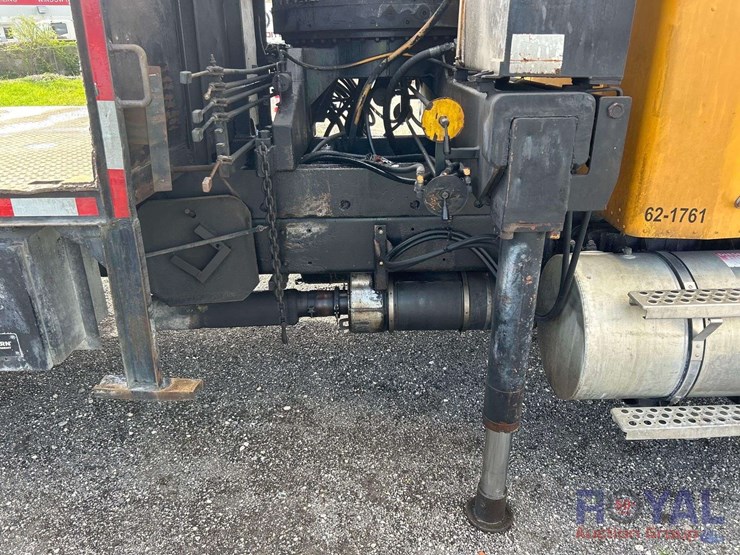 2008-kenworth-t300-image-28