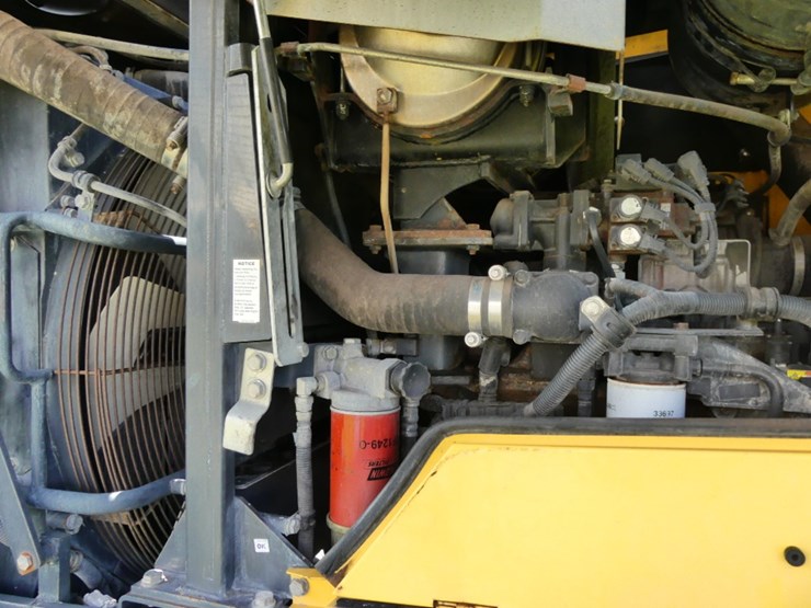 komatsu-wa380-1-image-7