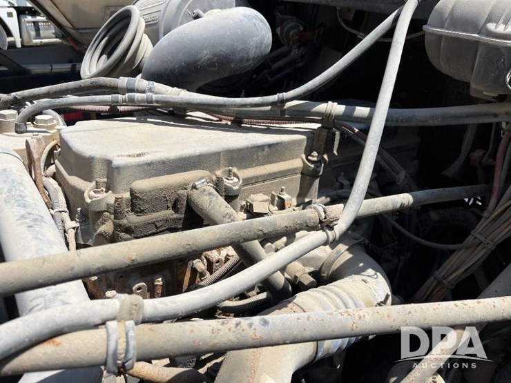 2005-freightliner-truck-(jn2399,-unit-277052)-image-82