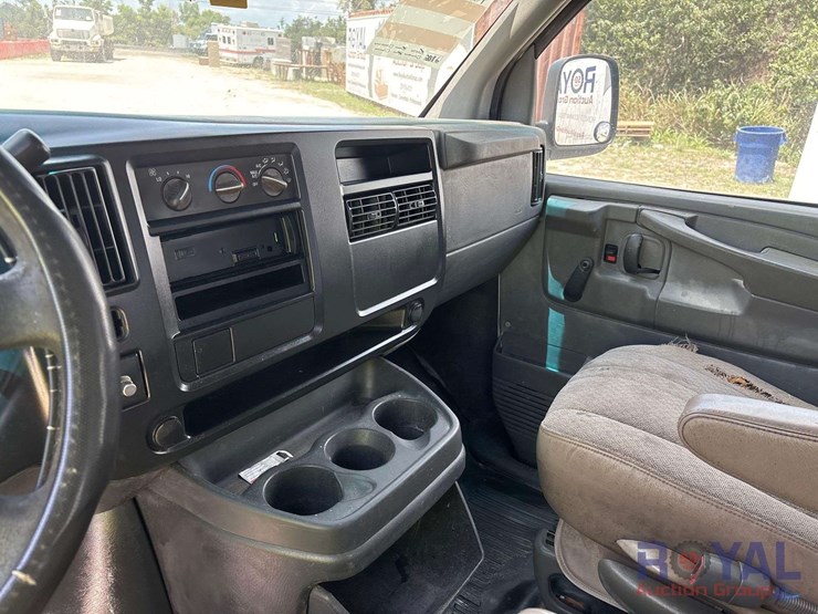 2003-chevrolet-express-1500-image-13