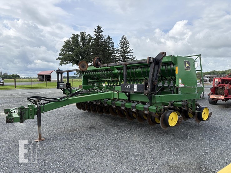 john-deere-750-image-1