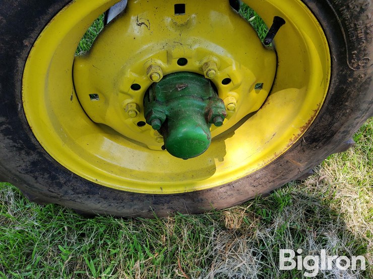 john-deere-555-image-10