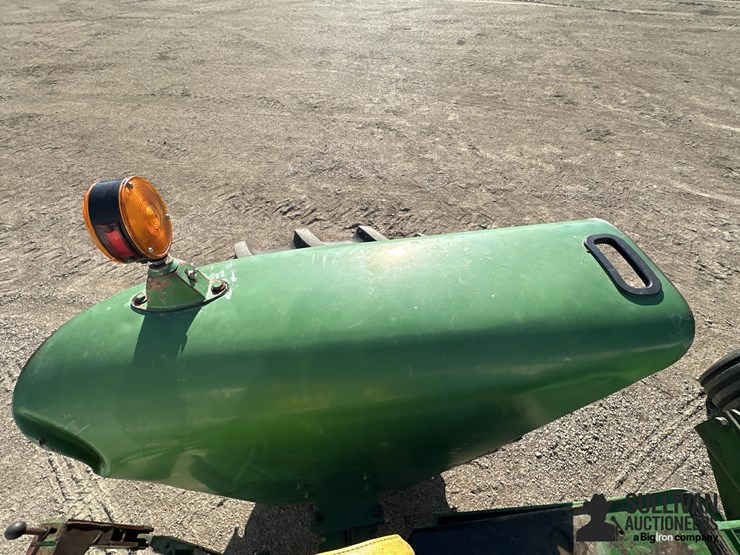 john-deere-3010-image-16