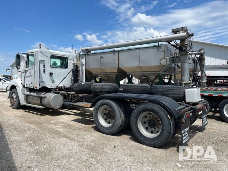 2009-freightliner-truck-(jn2397,-unit-277091)-image-10