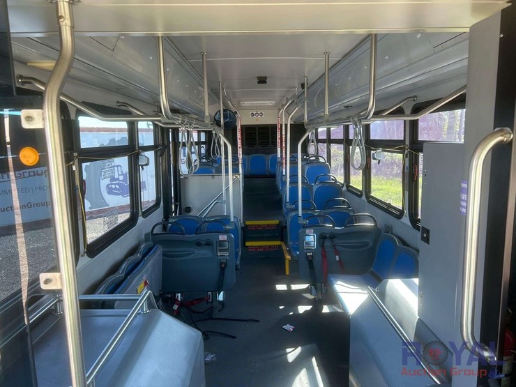 2014-gillig-low-floor-image-20