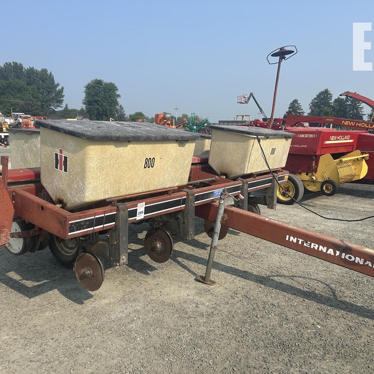 INTERNATIONAL 800