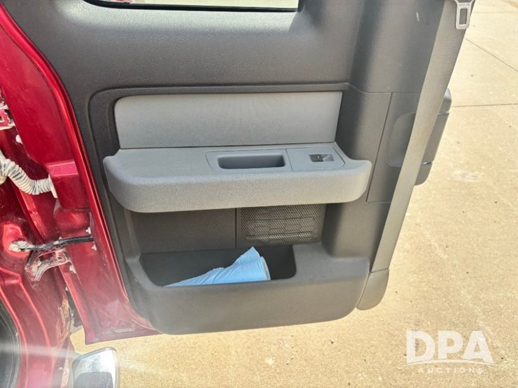 2012-ford-f150-xlt-image-67