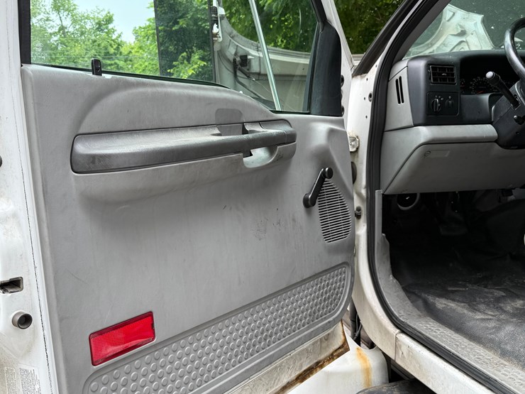 2009-ford-f650-image-9