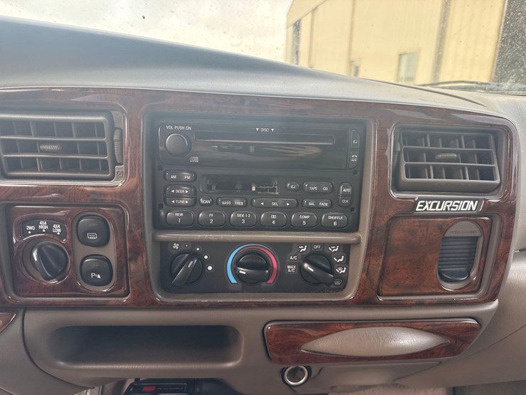 2000-ford-excursion-image-19