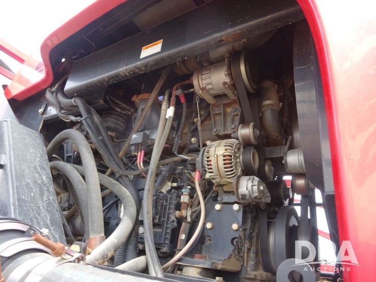 2015-case-ih-patriot-4440-image-95