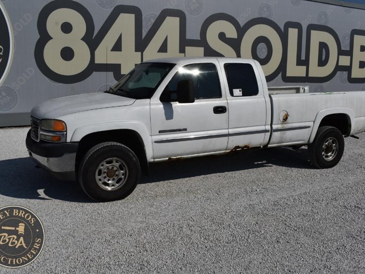 2002-gmc-sierra-2500hd-image-3