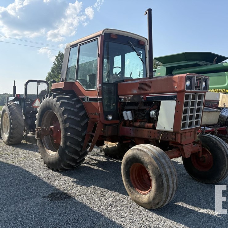 1977 INTERNATIONAL 1586