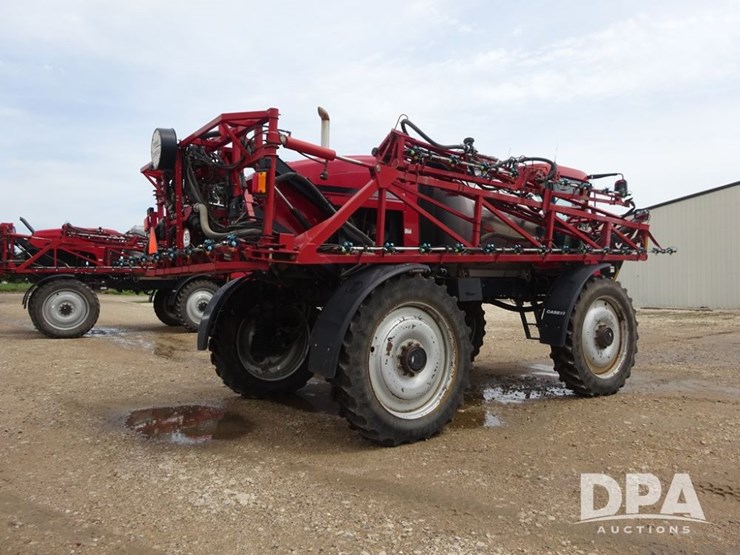 2011-case-ih-patriot-4420-image-21