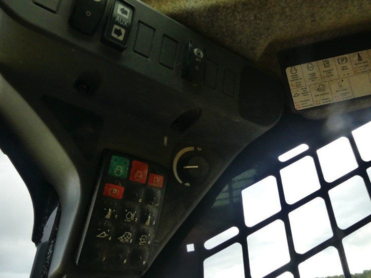 deere-331g-image-15