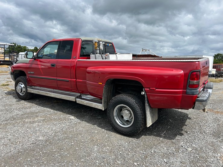 2002-dodge-ram-3500-image-3