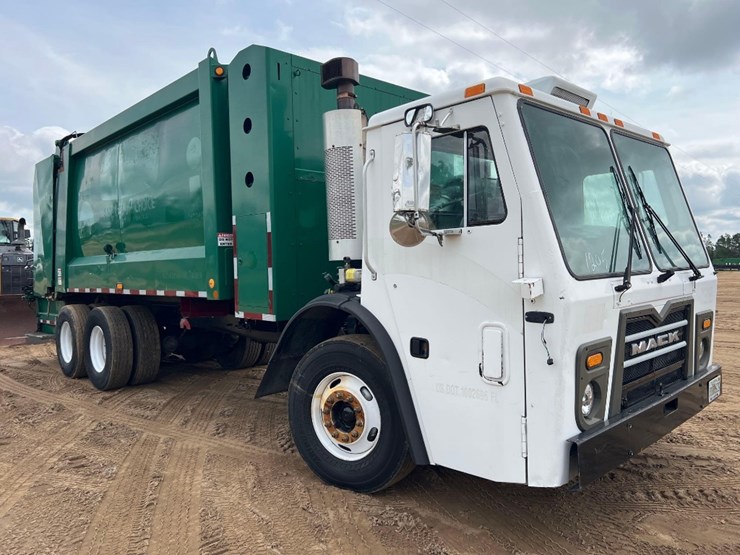 2015-mack-leu633-image-6