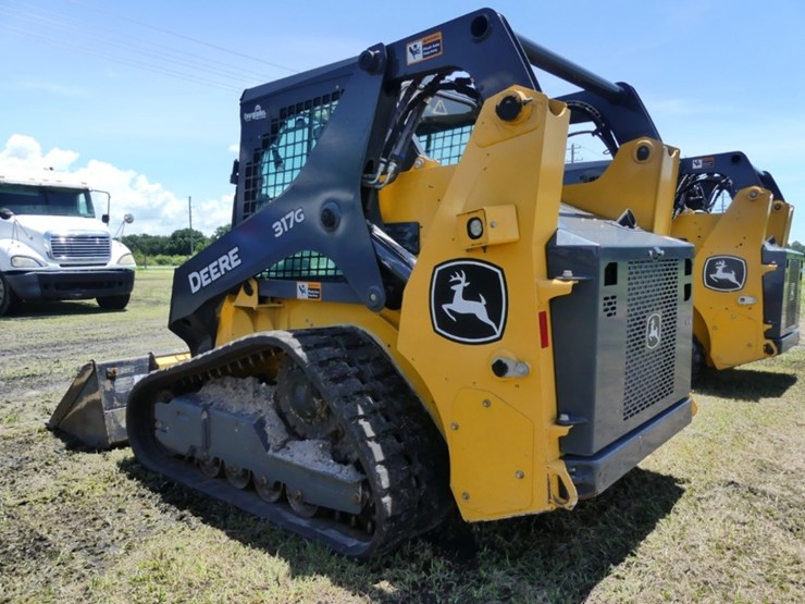 deere-317g-image-3