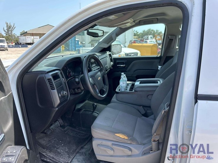 2015-chevrolet-silverado-1500-image-18
