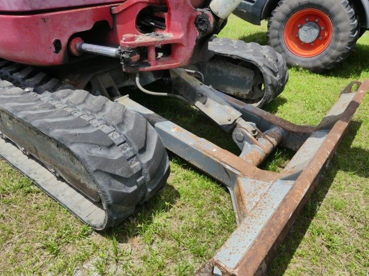 takeuchi-tb260-image-11