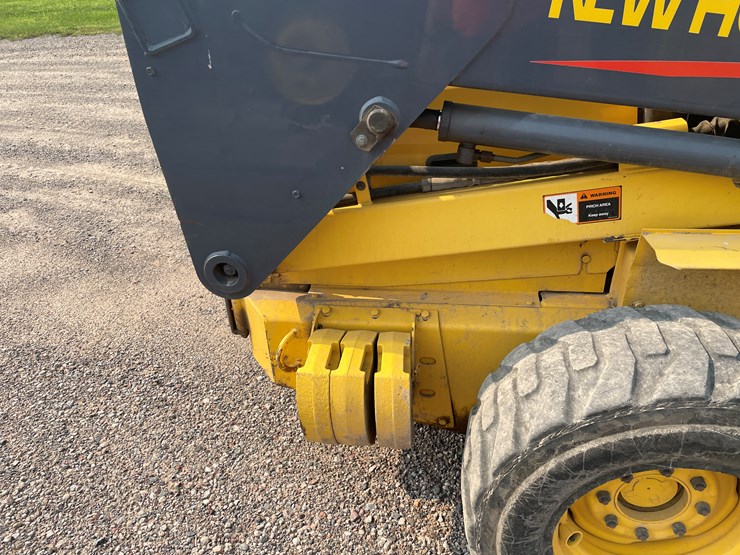new-holland-ls180-image-10
