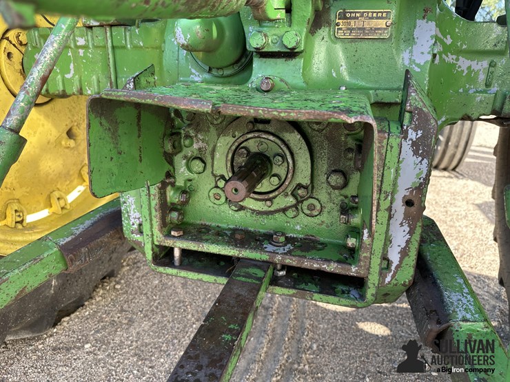 john-deere-3010-image-10