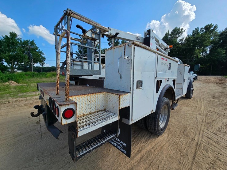 2017-dodge-ram-5500-image-10