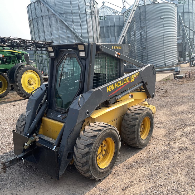 NEW HOLLAND LS180