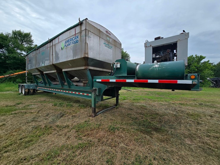 2013-doyle-dry-fertilizer-tender-trailer---kubota-diesel,-3-stainless-compartments,-side-discharge-image-17