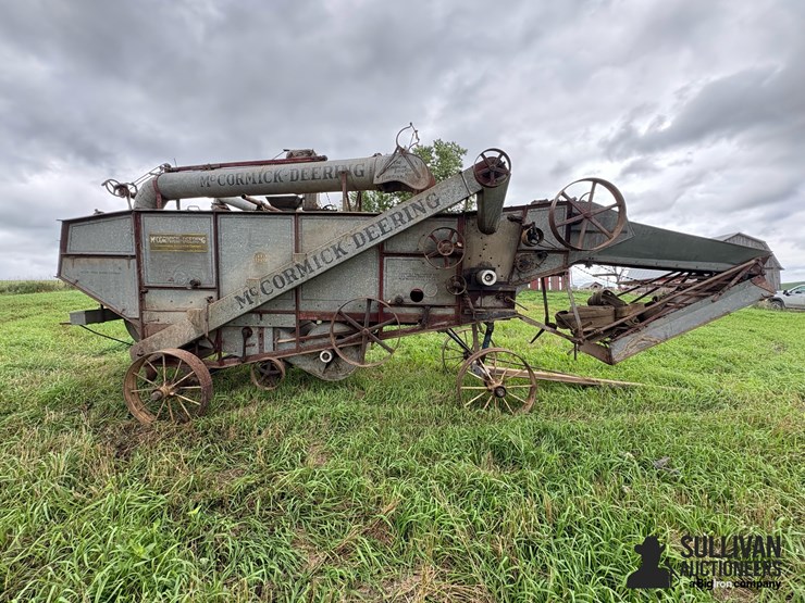 mccormick-deering-no-22-s150d-threshing-machine-image-4