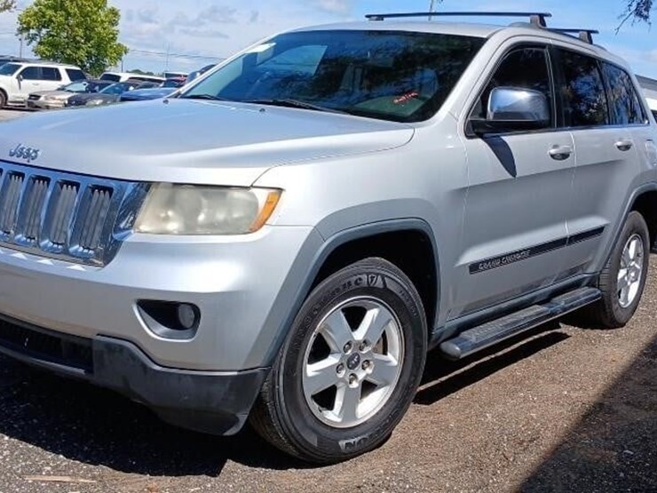 2012-jeep-grand-cherokee-image-3