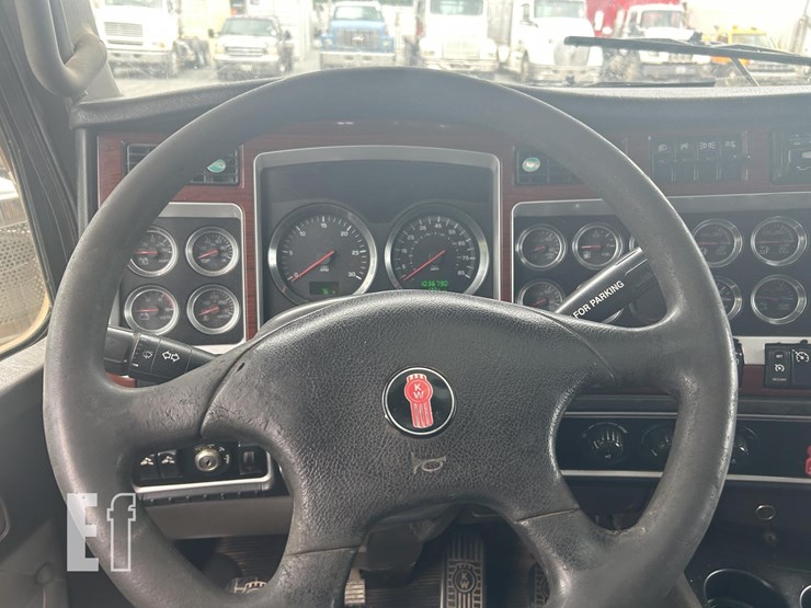 2006-kenworth-w900l-image-18