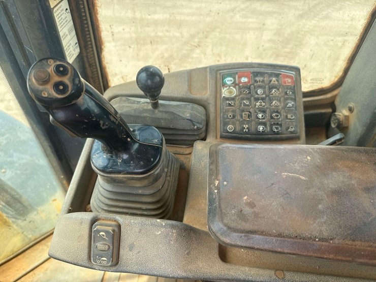 2014-deere-544k-image-26