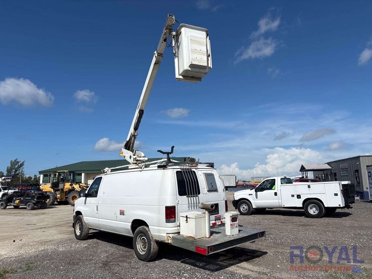 2008-ford-e-350-versalift-vantel29n-29ft-bucket-van-image-4