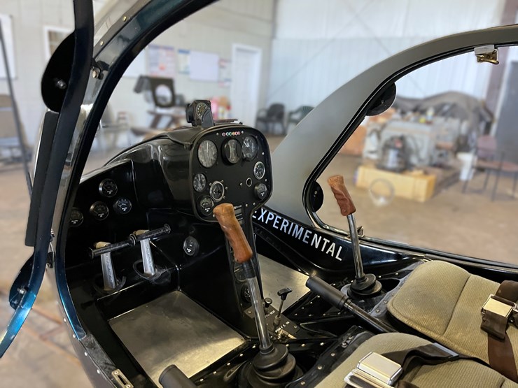 rotorway-exec-162f-helicopter-with-custom-enclosed-trailer-image-53