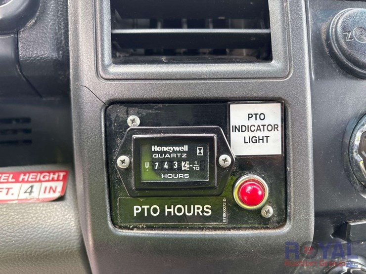 2018-ford-f550-image-17