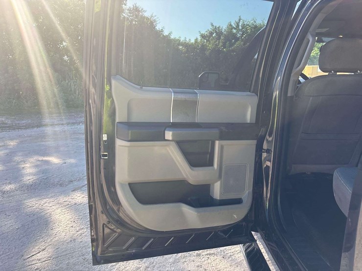 2015-ford-f150-image-16