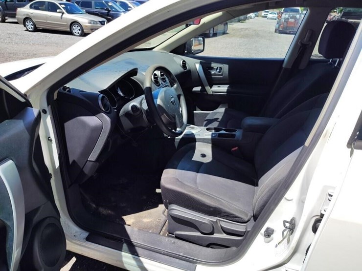 2015-nissan-rogue-image-7