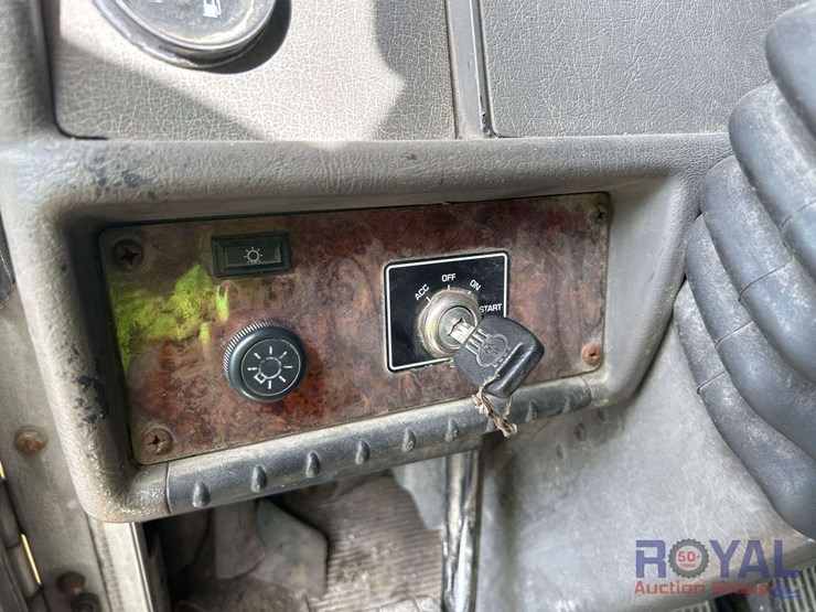 2008-kenworth-t300-image-36