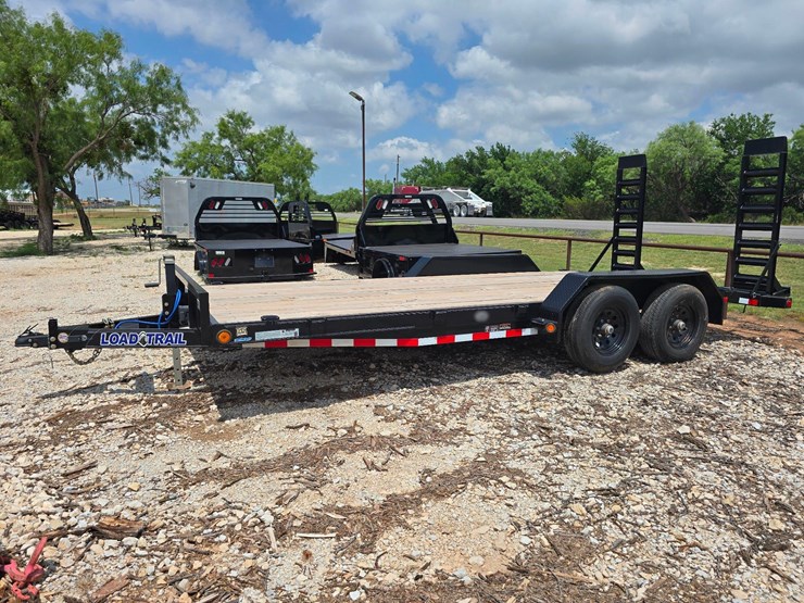 new-2022-load-trail-ch-83in-x-18ft-equipment-trailer-image-2