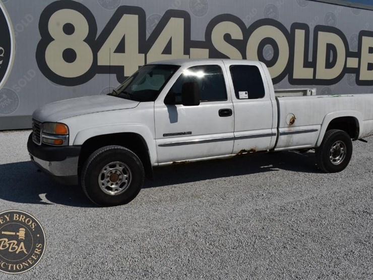 2002-gmc-sierra-2500hd-image-2