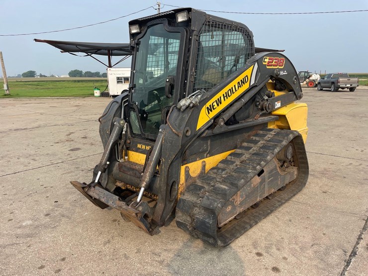 new-holland-c238-image-1