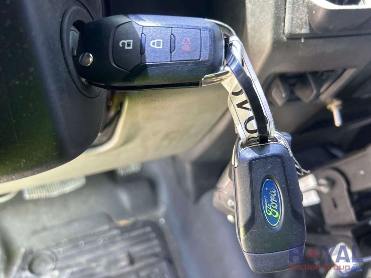 2017-ford-f550-image-22