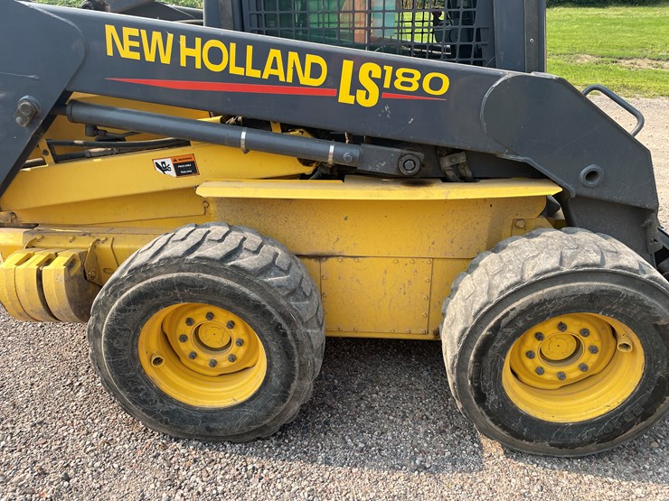 new-holland-ls180-image-9