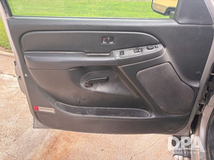 2006-chevrolet-2500hd-image-65