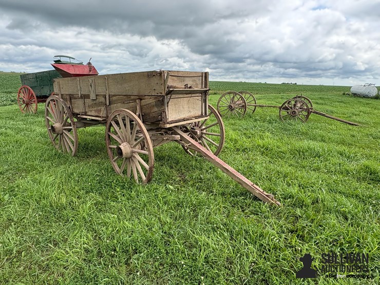 mccormick-deering-triple-box-endgate-seeder-image-3